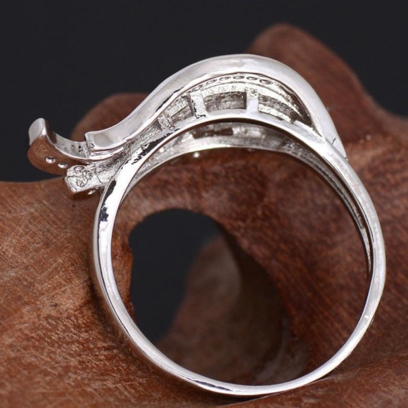 NEW 18K White Gold Diamond Angel Wing Ring - Picture 4 of 4